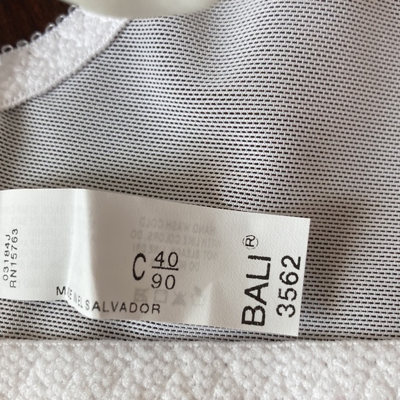 NEW BALI SATIN TRACINGS MINIMIZER WHITE SIZE 40C COMFORT STRAP UNDERWIRE - Picture 9 of 9